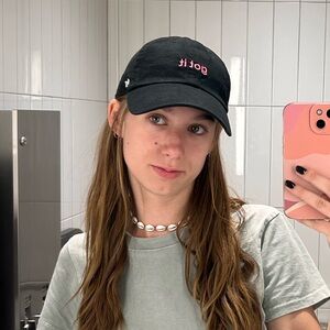 Meet your Posher, Elise